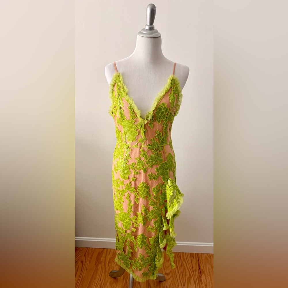 NEW w/Tag NBD Elegant Lime Green and Nude Lace Dress Women’s Size L